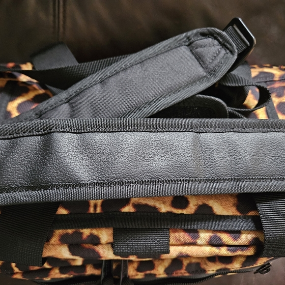 HERSCHEL POP QUIZ COOLER 12 PACK - Picture 3 of 11